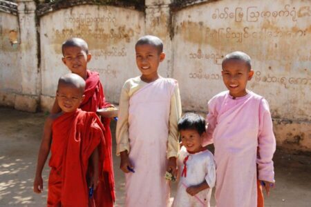 Gerelateerde tour 13-daagse familiereis Myanmar