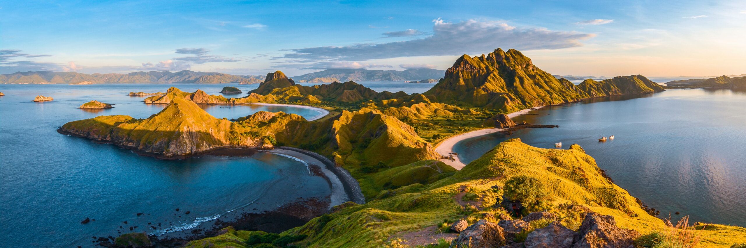Indonesie Flores uitzicht bij zonsondergang